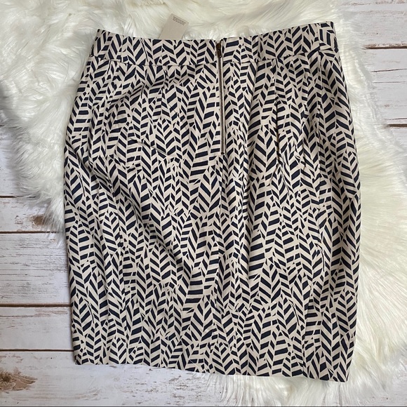 LOFT gray and cream printed pencil skirt - Picture 4 of 7